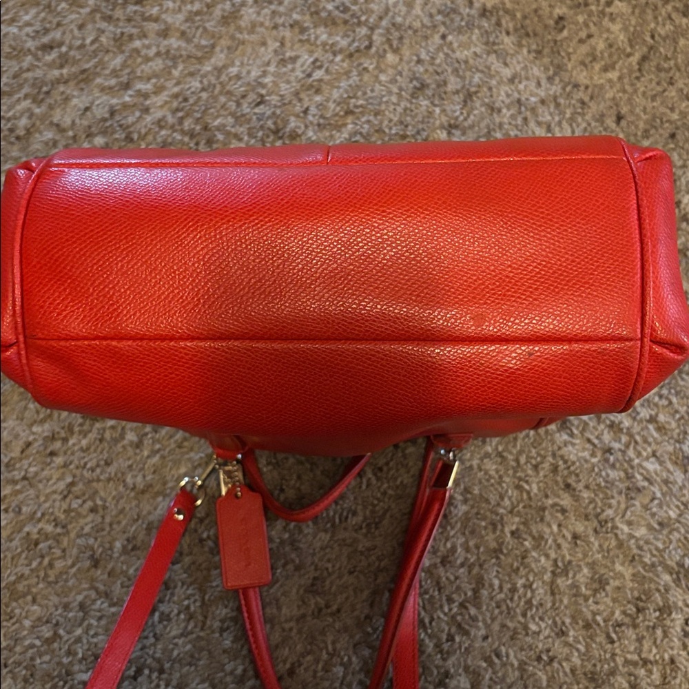 Coach Red Leather Women's Bag - Picture 3 of 8